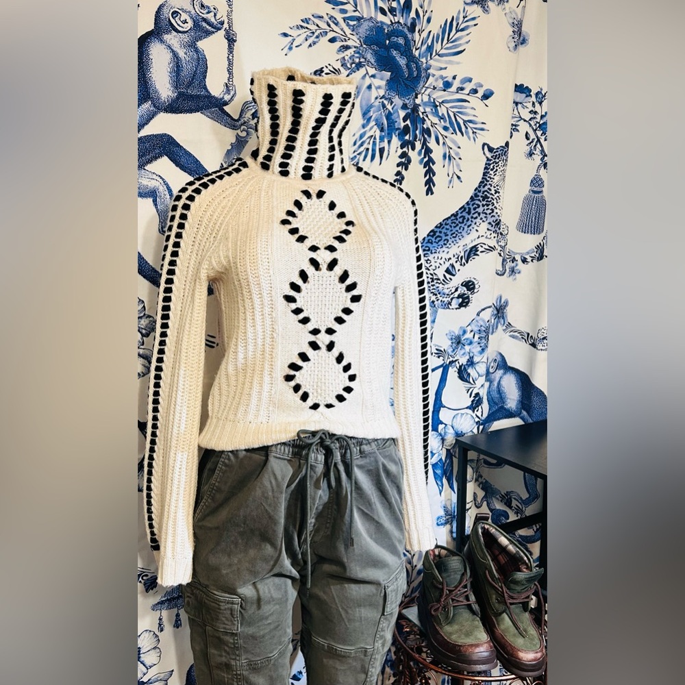 INTERMIX Cream & Black Wool Cashmere Knit Detailed Turtleneck Cozy Sweater